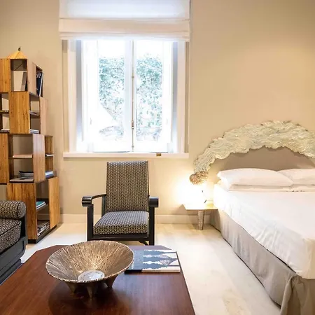 Atelier Ines Arts & Suites Naples Exterior photo